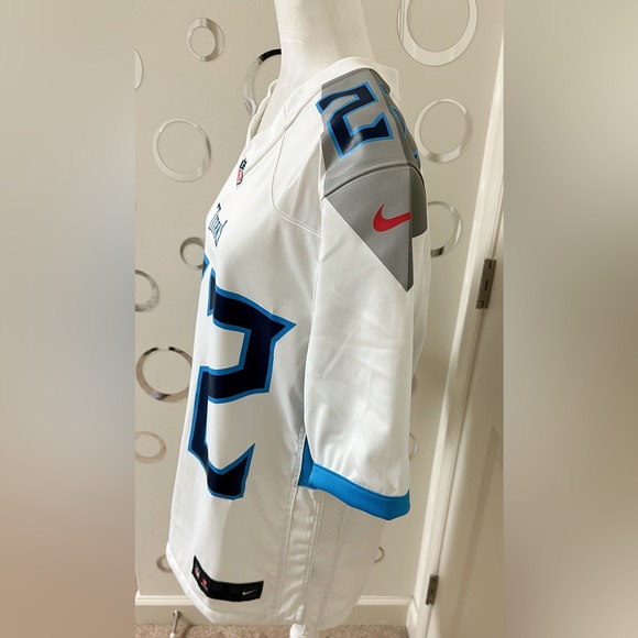 Tennessee Titans 22 Derrick Henry - Picture 3 of 3